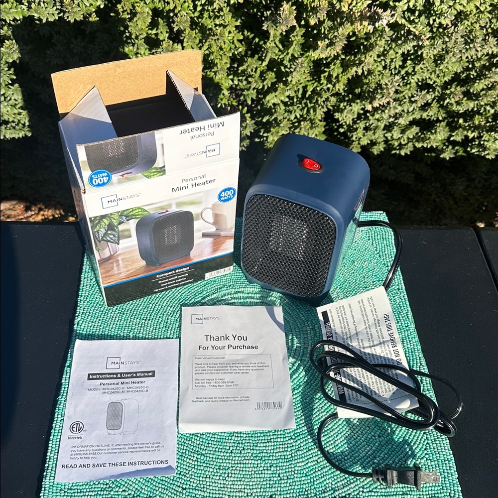 Mainstays Personal Mini Electric CeramicHeater 400W-Indoor-Rugged Blue-brand new